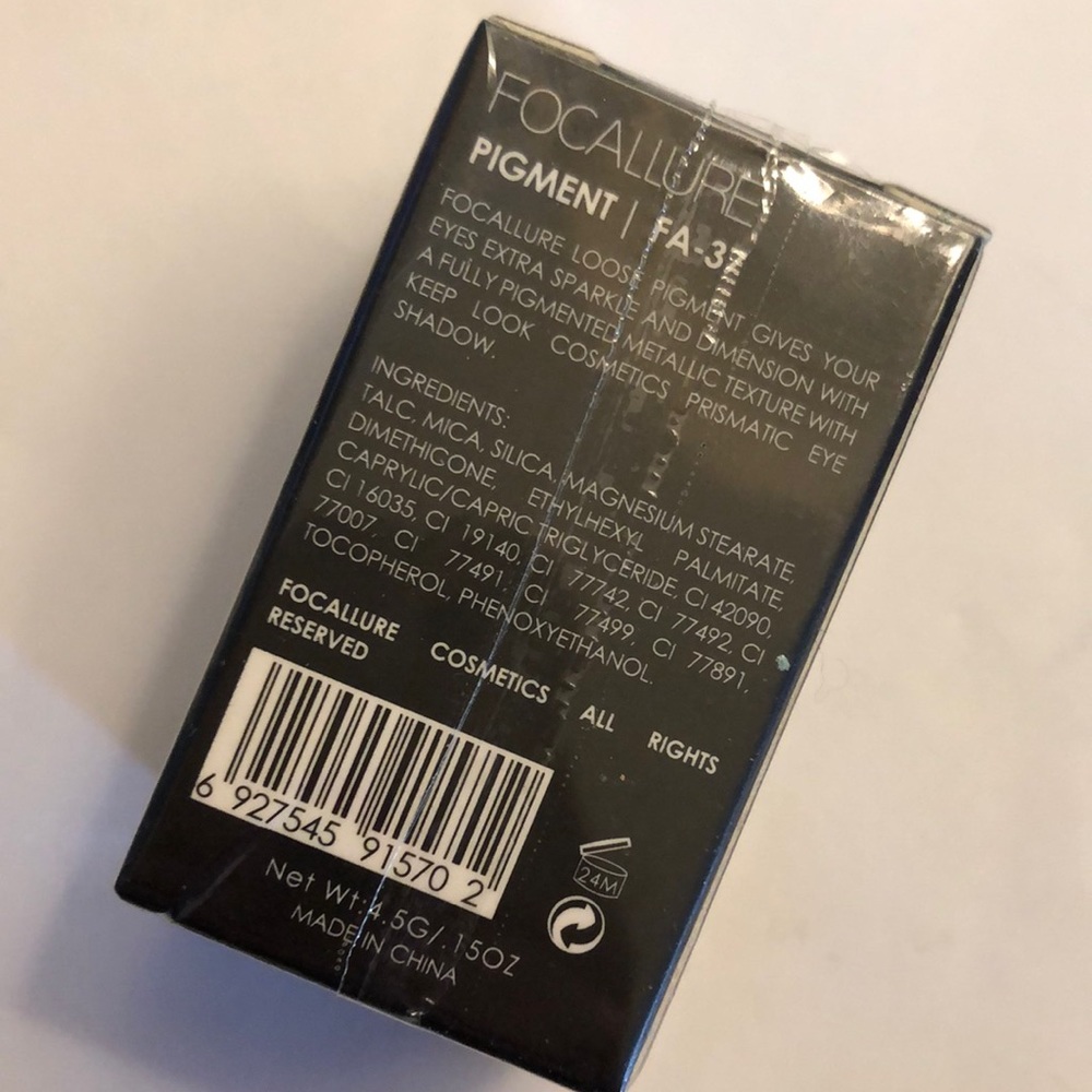 NIB #17 Aqua Glimmer High Pigment Loose Eye Powder - Picture 9 of 13